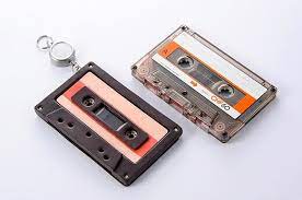 カセットテープ愛、世界で再生　ストリーミング世代魅了