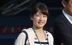 【結婚発表】TBS・宇内梨沙アナを射止めた“年収3000万円”外資系バンカー「慶応野球部であだ名は“パリピ”」真っ白のポルシェで首都高ドライブデート写真