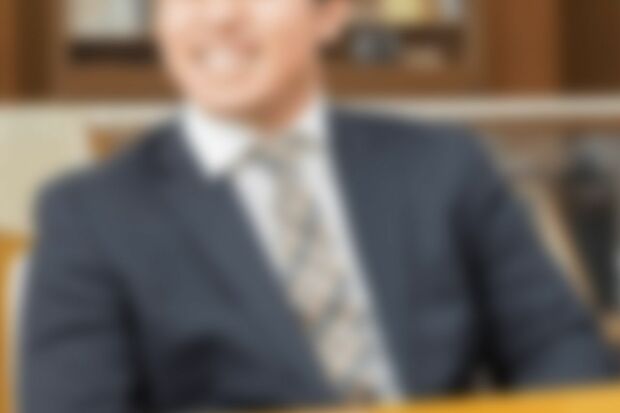 教師を懲戒免職　5軒はしご→車を盗む→道に迷い車水没→他の車の中で眠る