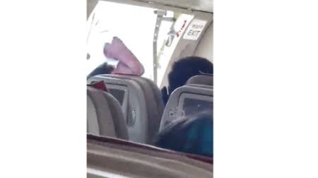 【朝鮮日報】 韓国アシアナ機、着陸直前に乗客が非常ドアを開ける…6人が呼吸困難で救急搬送　／大邱