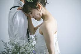 日本の男性と女性が全員結婚しても男性は300万人余るよ。