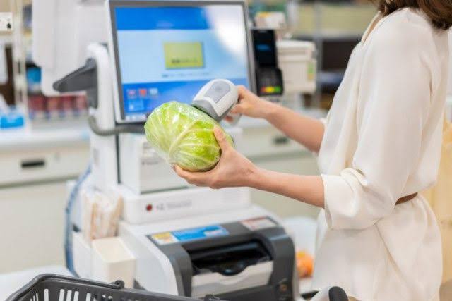 セルフレジは社会的に失敗　5人に1人が「うっかり万引き」経験　有人レジに戻す動きも