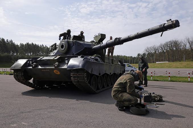 【動画あり】ウクライナ、南部攻勢でレオパルド2戦車破壊される
