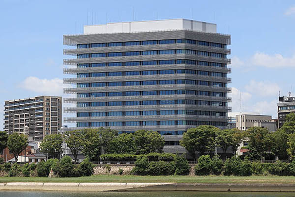 変死体の現金やキャッシュカードでパチンコしてた警察官を逮捕、現金だけでも数百万円に上る見通し