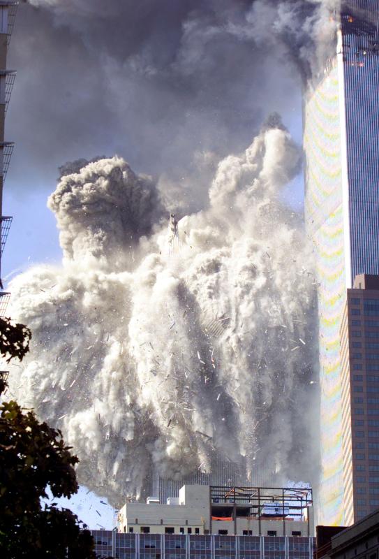 飛行機2機がＮＹセンタービルに突っ込んだ22年前の今日9.11 衝撃だったよな