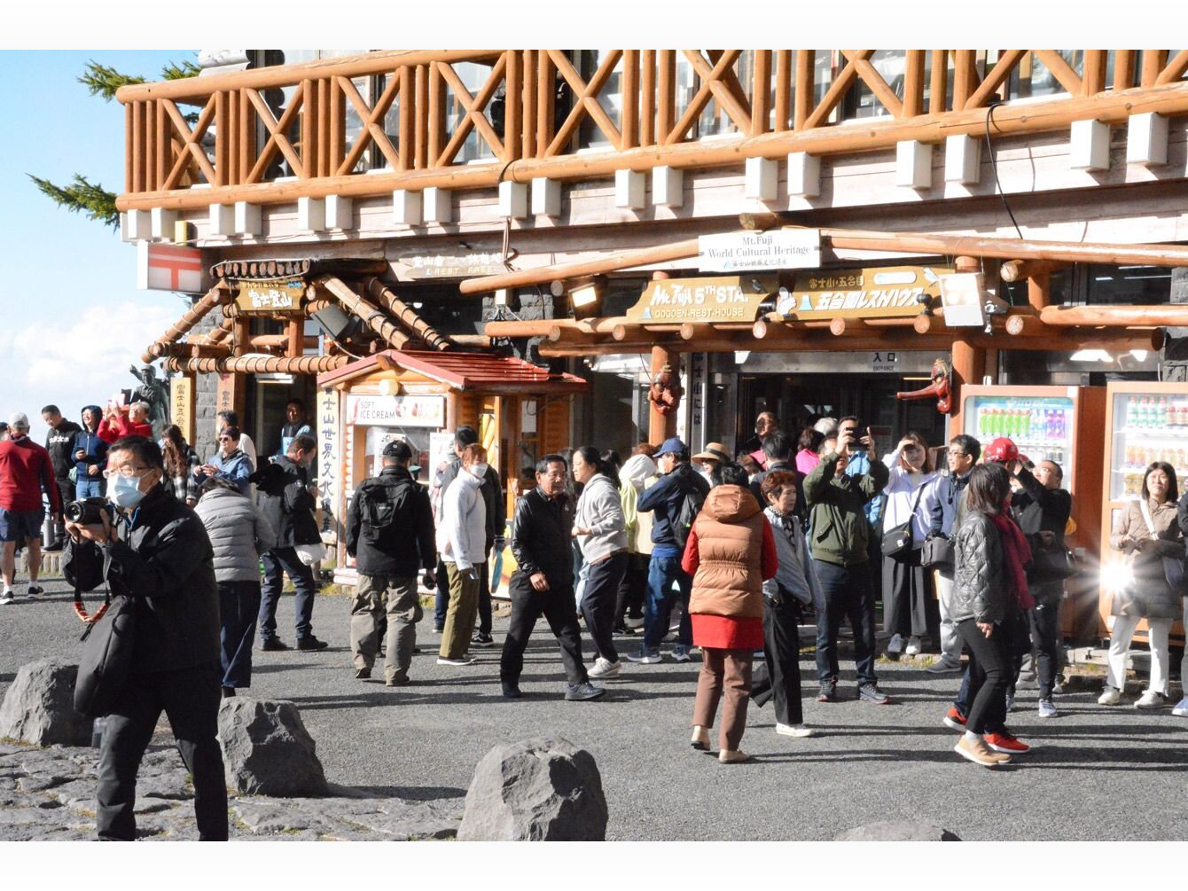 【朗報】富士山、静岡側の遭難者半減　初の入山料徴収が効果