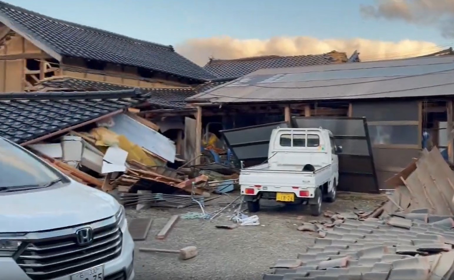 【地震】石川県で家屋倒壊多数