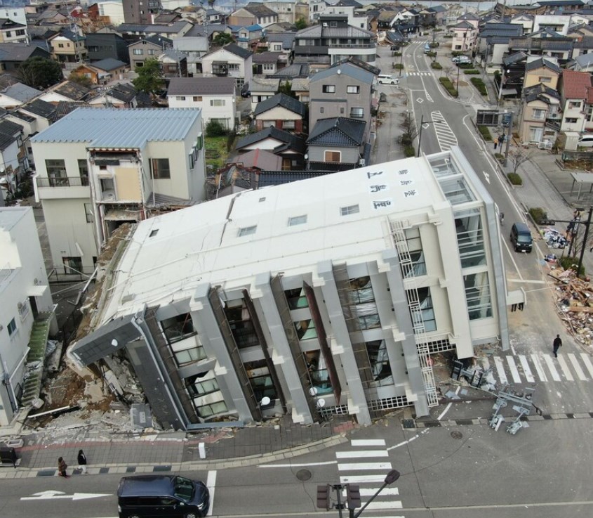 【能登地震】倒壊した五島屋ビルから女性救助　死亡を確認
