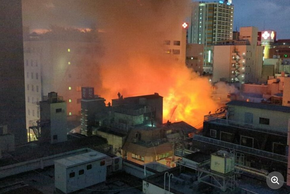 元日の能登地震、2日の羽田空港事故、そして3日は北九州随一の繁華街で大規模火災　店主のひとりは「うちの店もダメみたい」と肩落とす