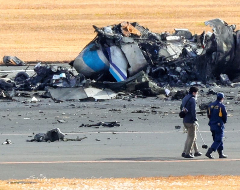 【羽田事故】海保の機長「分からない。いきなり後ろが燃えた」 JAL機に気付かずか　警視庁