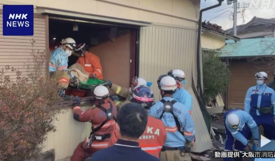 倒壊住宅で80代女性を救助 地震発生 約72時間経過後 石川 輪島