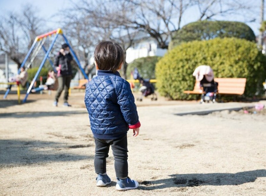 ｢まるで刑務所｣私物、スマホ持てず学校にも通えない…保護が必要な子どもを預かる一時保護所とは