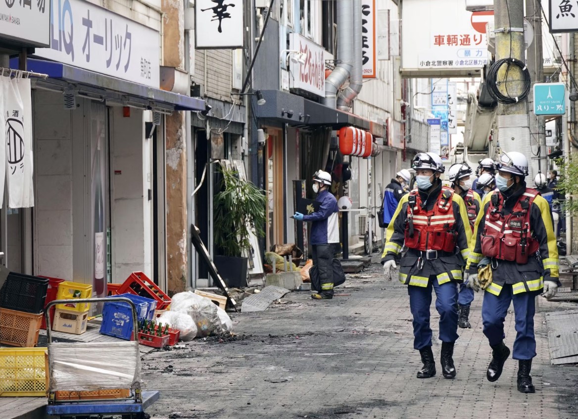 飲食店関係者「鍋を火にかけ店を出た」　北九州・小倉の火災