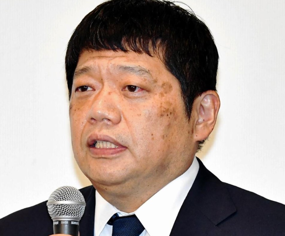 「ガキ使」年始冒頭、吉本・藤原副社長が謎の謝罪「弊社所属芸人が皆様に多大なご迷惑を…」ネット総ツッコミ「誰？」「ボケなの？ｗ」