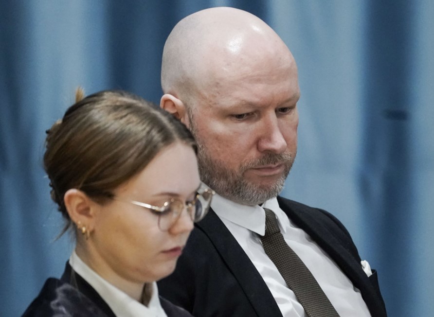 ノルウェー77人殺害犯「助けて！過酷で非人道的な収容環境で自殺に追い込まれる！」