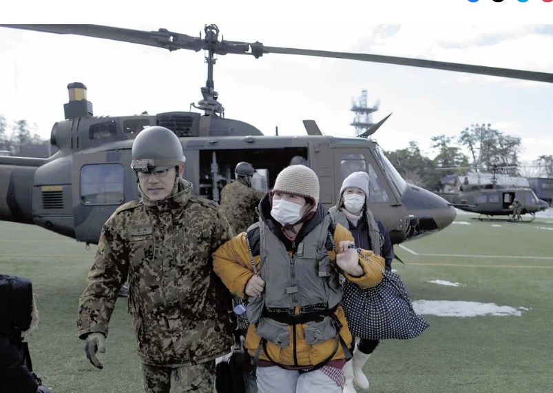 【能登半島地震】離島で２週間孤立　舳倉島の全住民３人を自衛隊ヘリが救助、電気・水道・電話使えず「やっとヘリが来てくれた」