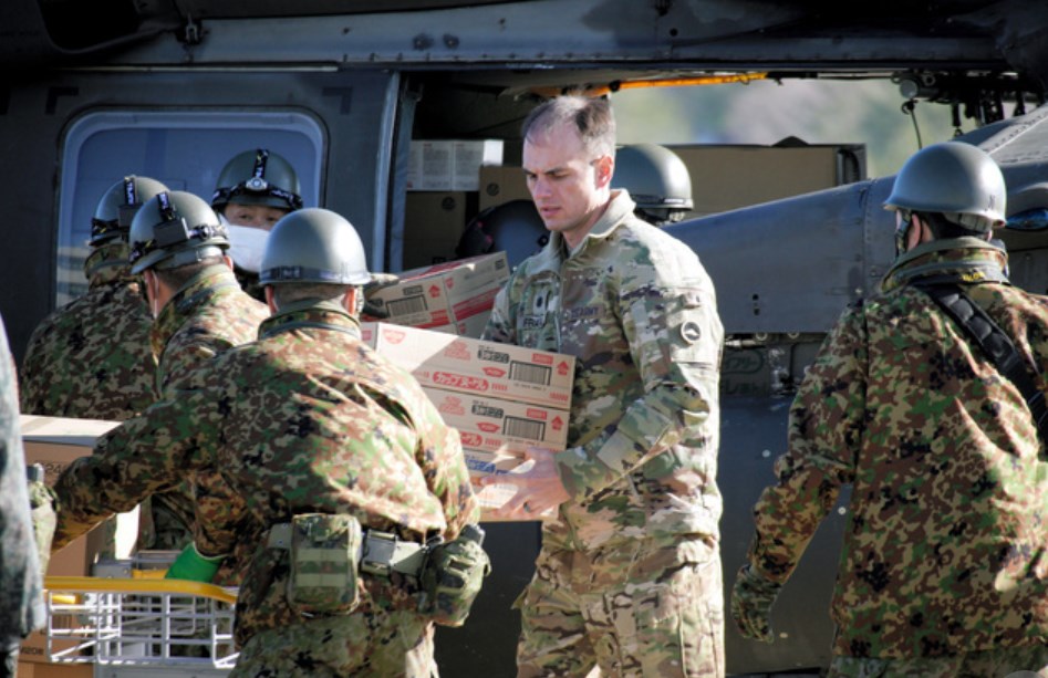 【能登半島地震】米軍ヘリが支援開始、能登空港に食料品　自衛隊の2次避難輸送増で