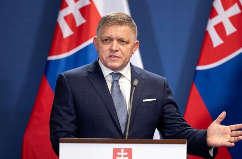 スロバキア首相、戦争終結には「ロシアへの領土割譲必要」　ウクライナ反発