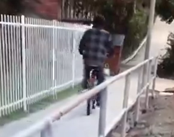 【これはやりすぎ？ それとも自業自得？（動画）】盗難用に自転車に紐を付けて待ち伏せ。まんまとそのトラップに引っかかる人たち。