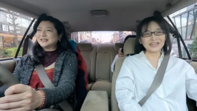 【芸能】 伊藤かずえ、初登場の実妹と愛車・日産シーマでドライブ 衝撃事実「妹の方がデビューが早かった」