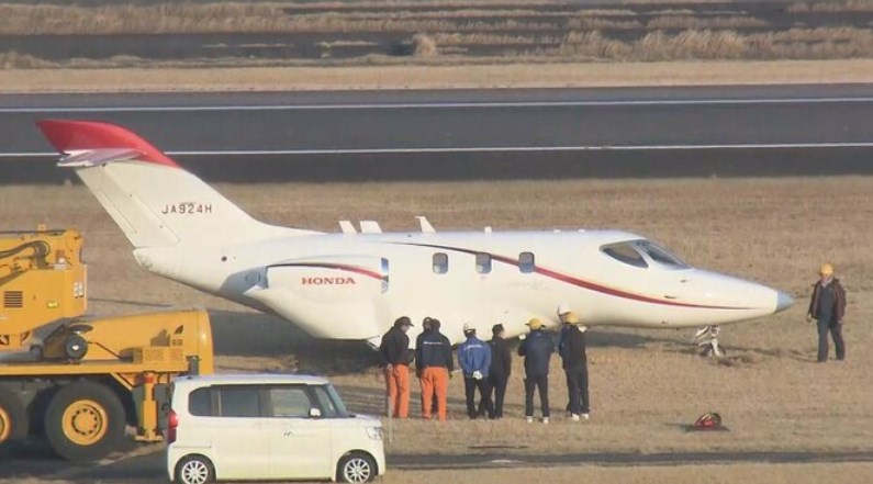 【失敗】大分空港で訓練中の小型機が着陸直後に滑走路外れる　滑走路2時間閉鎖で遅れや欠航