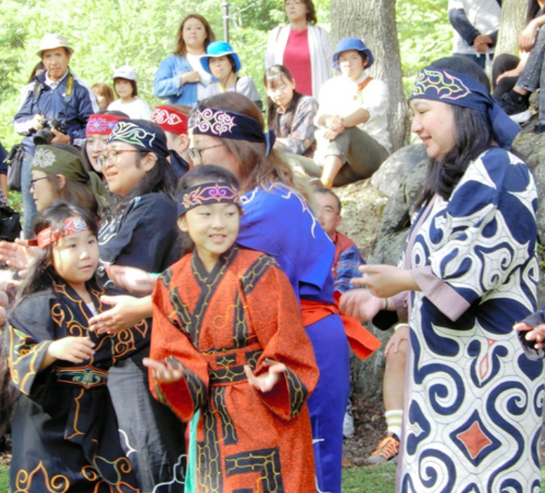 アイヌ民族を「見える化」する思考　自身もルーツの教授が解きほぐす　(北原モコットゥナㇱ北海道大教授)