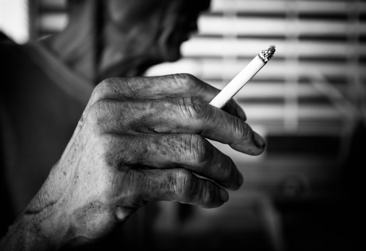 【研究】受動喫煙は肺がんや乳がんを含む9つの健康上の転帰リスクの大幅な増加と関連している