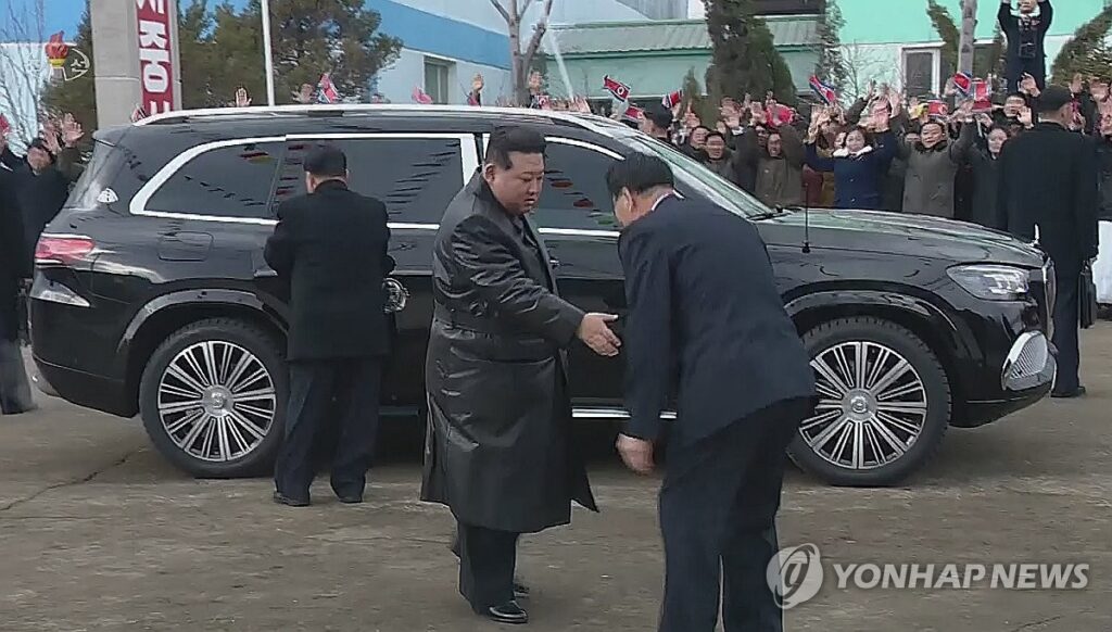 【2800万円】金正恩氏が新車、マイバッハSUVで登場した件…ベンツ社「徹底的に調査している」