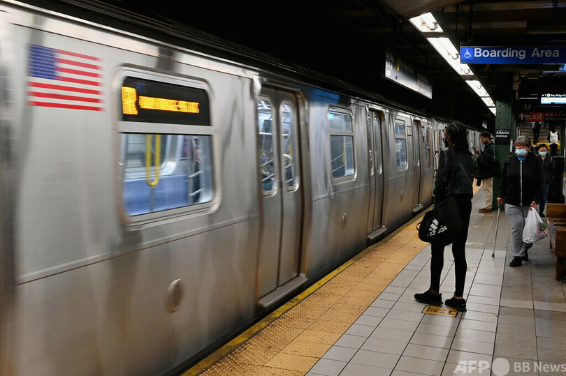 【米ニューヨーク】地下鉄車内で音楽の音量をめぐる口論を仲裁しようとした男性が銃で撃たれ死亡