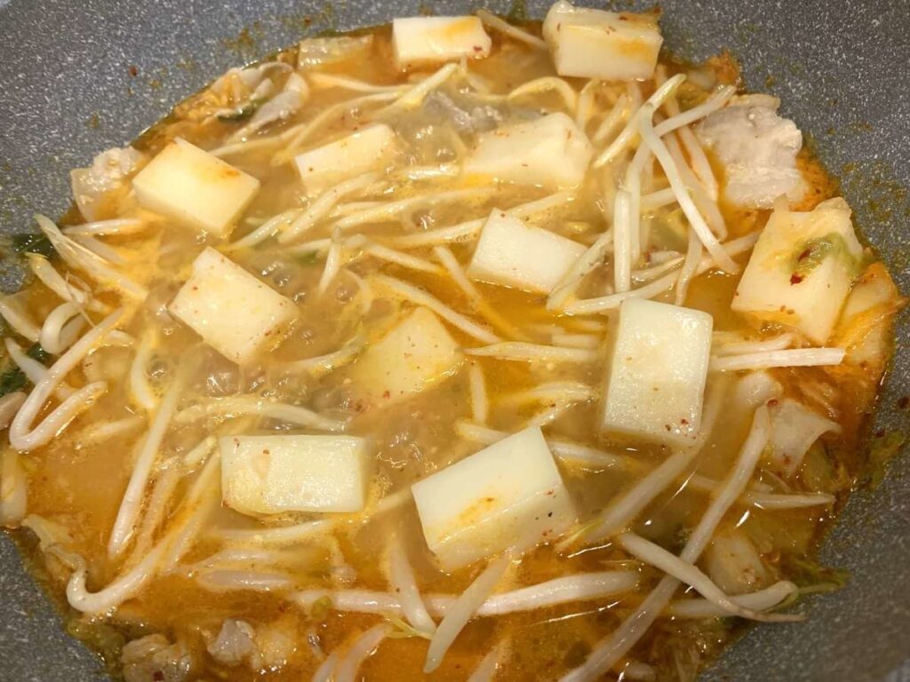 【グルメ】納豆キムチ餅鍋
