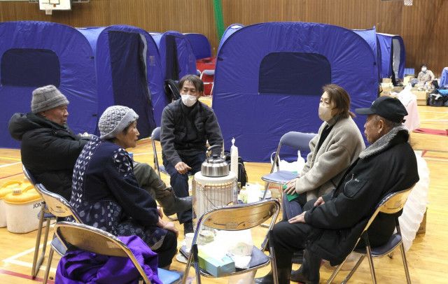 【石川県の避難所】大勢が密集、迫る感染症・・・避難住民の男性 「1人がコロナになったら、みんな道連れや」