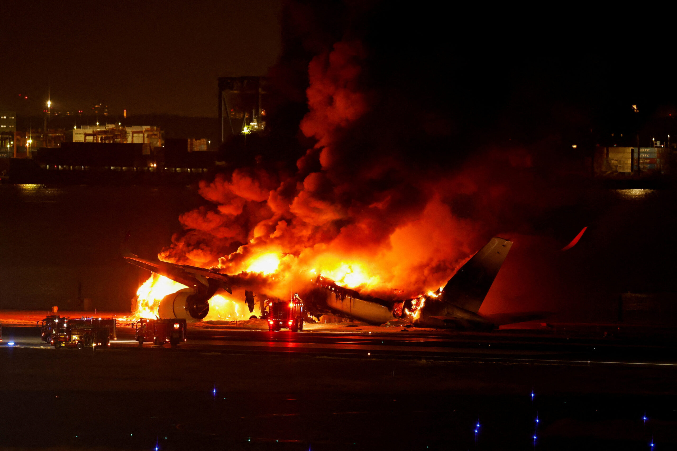 【航空】羽田事故での大火災、炭素繊維複合材の安全検証する初の機会に