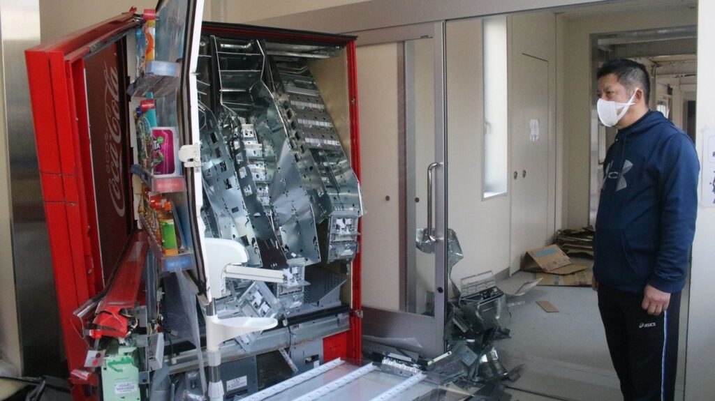 【悲報】能登の自販機、壊さなくても鍵で開けられる「災害支援型」だった…