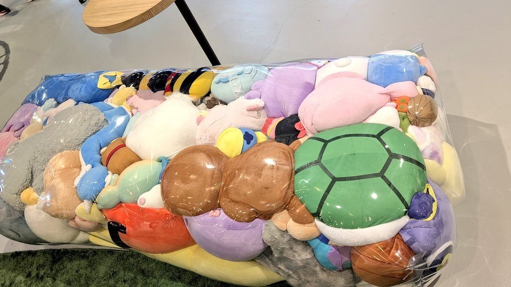 【廃棄物】「悪趣味すぎ」万博の“ぬいぐるみベンチ”展示にポケモンファン激怒、任天堂は「許諾したものではない」…