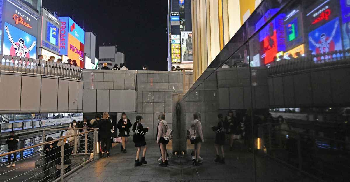 「グリ下」に通う少女を連れ出して売春させた罪で男を起訴