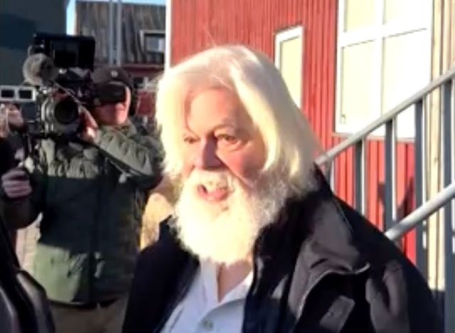 フランス、反捕鯨活動家ワトソン容疑者の政治亡命を不認定