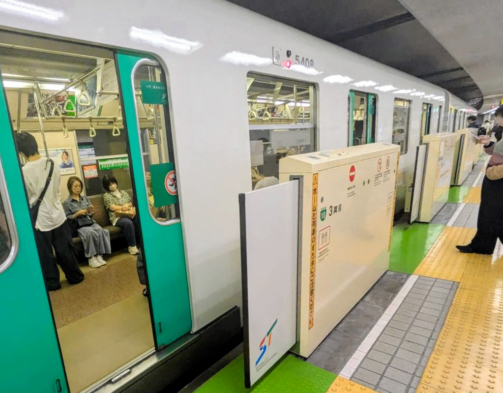 「まるでサウナ」札幌市営地下鉄に苦情殺到　車両冷房なし　ゴムタイヤで重量制限