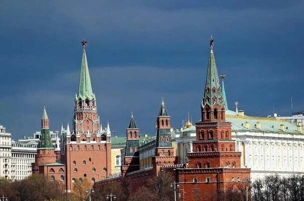 モスクワで40機以上の無人機撃墜、200機に欠航や遅延…ウクライナが大量の気球投入報道も