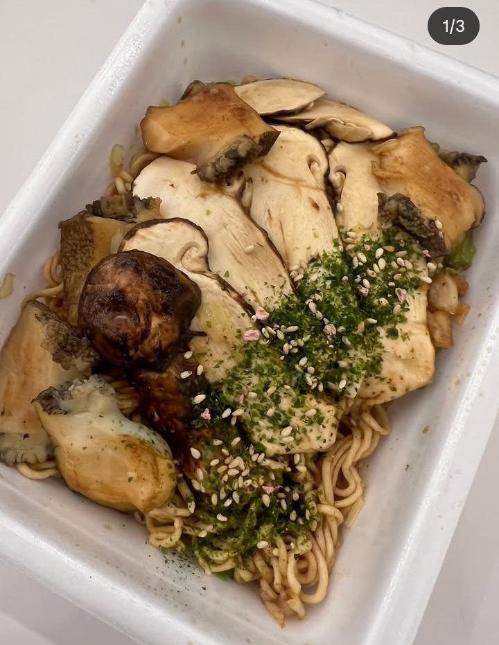 【芸能】「宇宙一のペヤングだー！」 近藤真彦、カップ焼きそばの贅沢すぎるトッピングに衝撃 「超豪華」「凄すぎる」「庶民には無理」