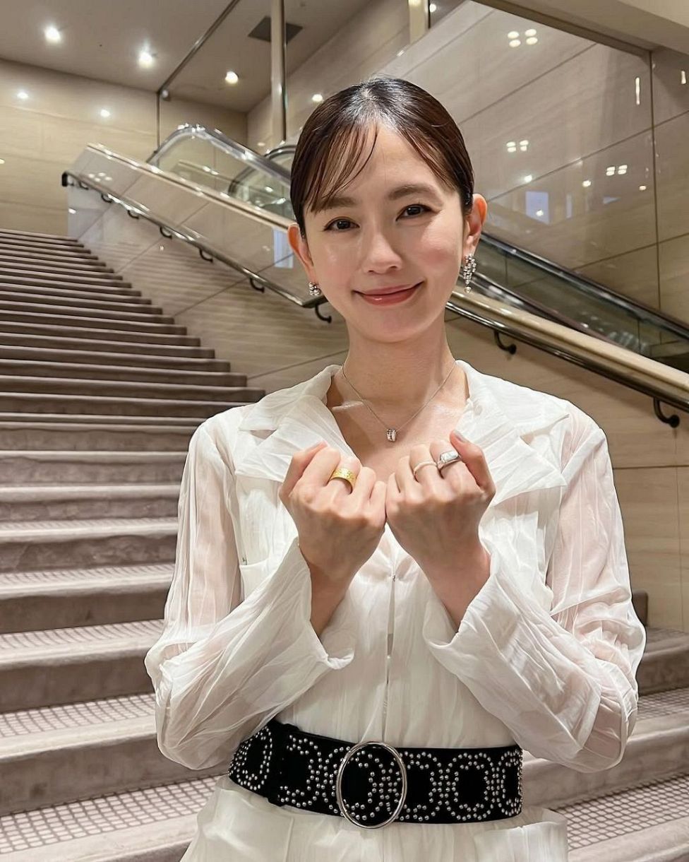 【芸能】オーディションでデビュー…43歳清楚系女優・中村ゆり〝白透けワンピ〟ショットに熱視線「今ものすごくやる気出ました！！」