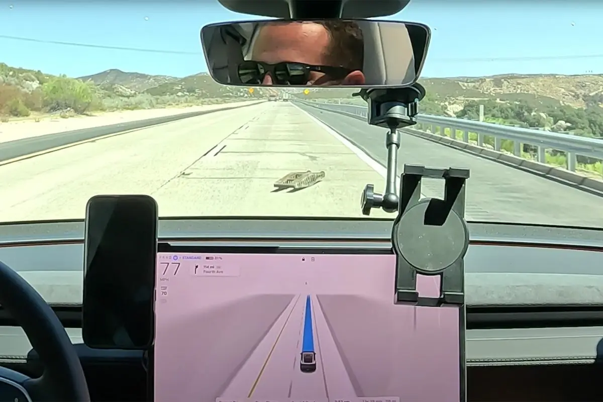 テスラのファン、マスクが2017年に実現と主張した「自動運転でアメリカ横断」に挑戦して初日に事故