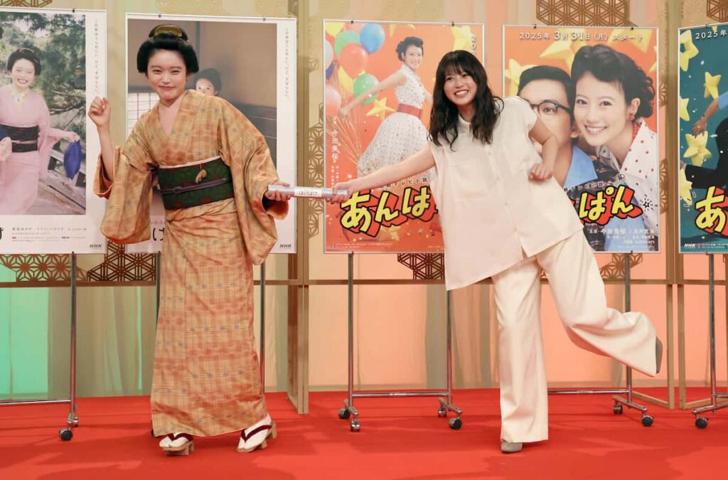 【朝ドラ】「あんぱん」から「ばけばけ」へ　今田美桜さんが高石あかりさんへバトン託し笑顔