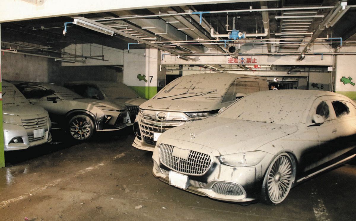 ネット衝撃「三重県民って金持ちだったんだ」ベンツポルシェBMWレクサスが停まってる水没駐車場に驚愕
