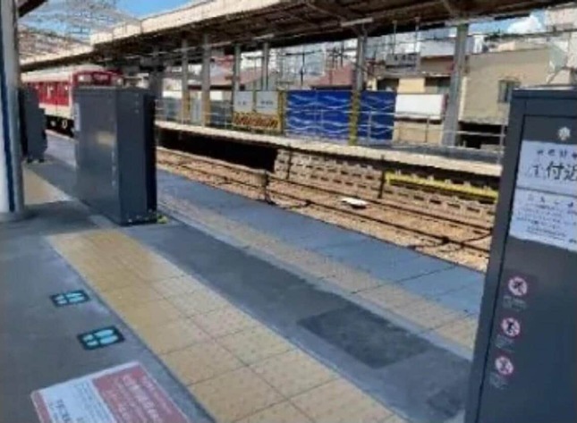【大阪】「ホームドアから離れて！」電車との間に乗客が…　近鉄が鶴橋駅に設置したドア、その間隔が広すぎる理由とは