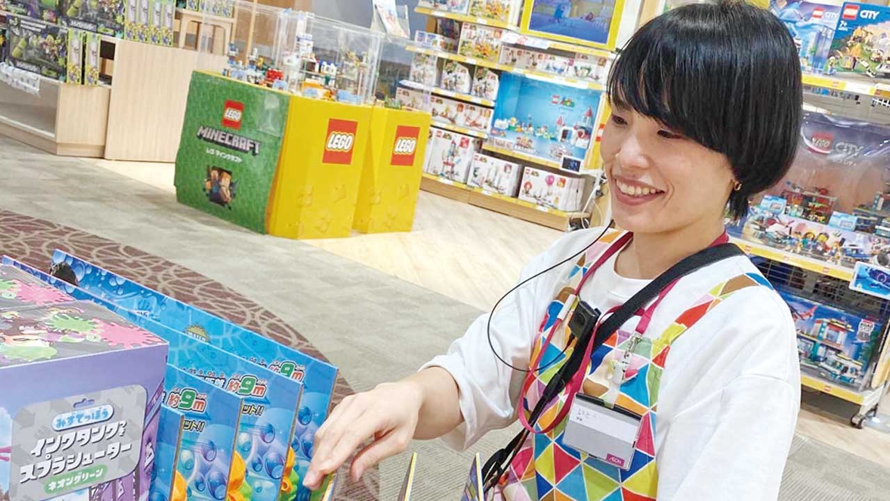 【イオンリテール（千葉市）】非正規の年収60万円アップも、正社員並み待遇に・・・執行役員 「正社員と『全く同じ』と思ってもらって間違いない、ここまで振り切った仕組みをつくったところは他に見たことがない」