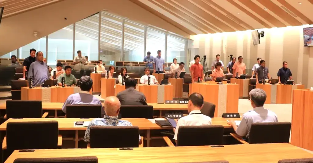 児童・生徒に「国歌歌えるか」「習ったか」　沖縄・石垣市議会、市に調査求め決議