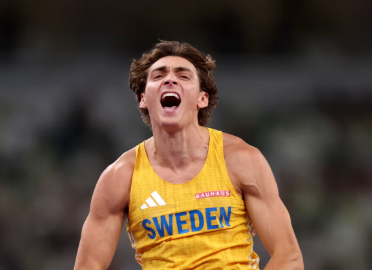 【世界陸上】デュプランティスが14回目の世界新記録で3連覇！前人未到の6メートル30跳んだ…国立騒然