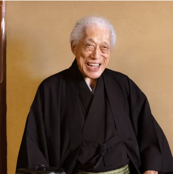 【特集】 正座を敬遠して若者が入らない…！茶道「裏千家」で会員数が減少…「偉大な父」千玄室氏を継いだ16代家元は組織を立て直せるか