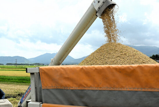 【朝日新聞】新米奪い合い 「価格つり上げ競争」 ＪＡは概算金上げ「業者がかなりの高額で買い集めている」