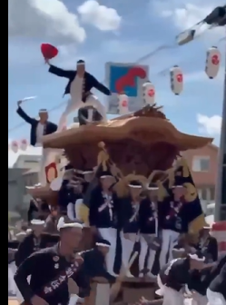 【動画】陽キャさん、神輿から落下して意識不明の重体